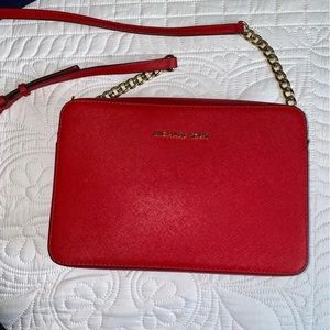 Red Michael Kors Crossbody, never used beautiful color